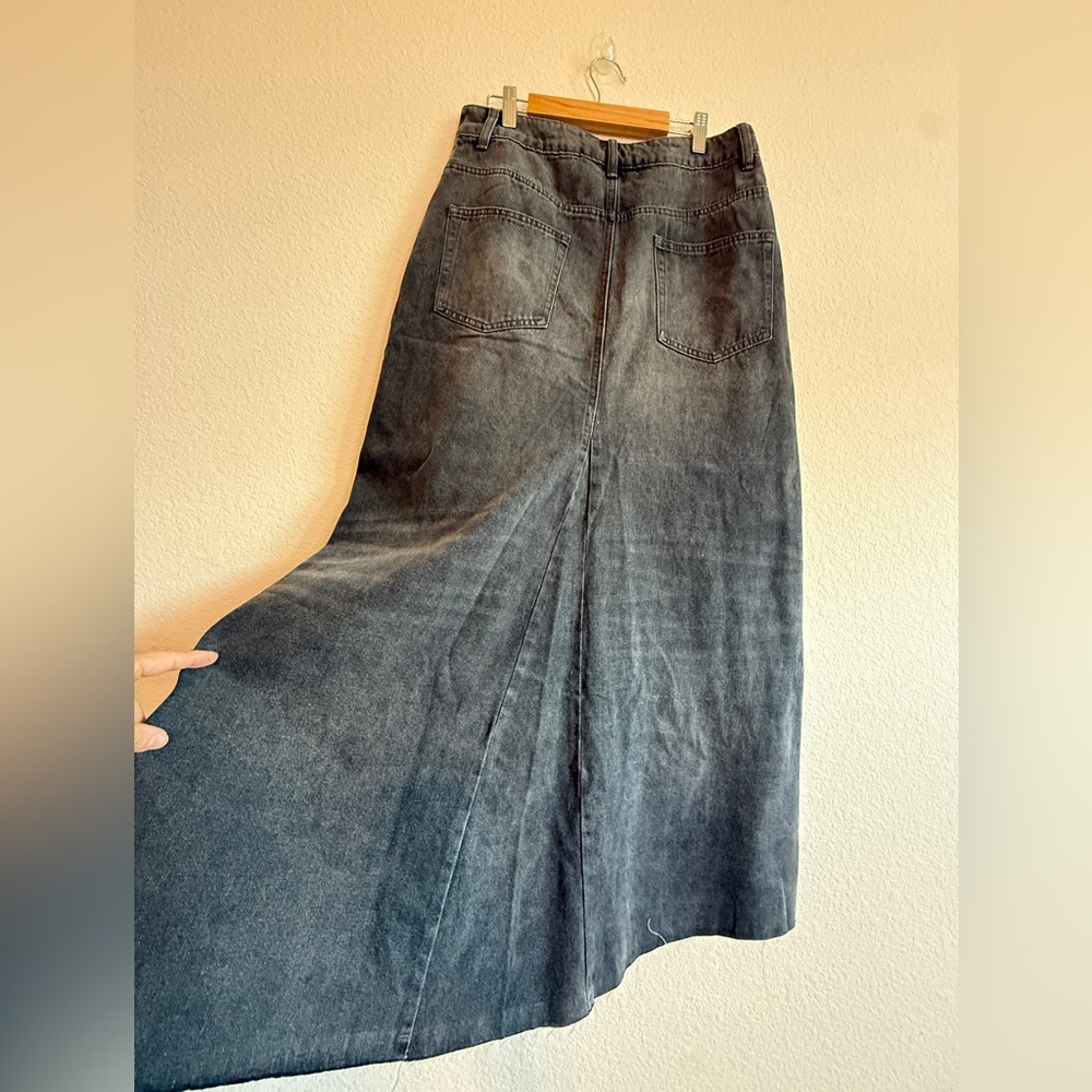 🖤 Vintage-Inspired Grey Denim Maxi Skirt – Size Large – Preloved Charm 🖤 - Picture 15 of 16